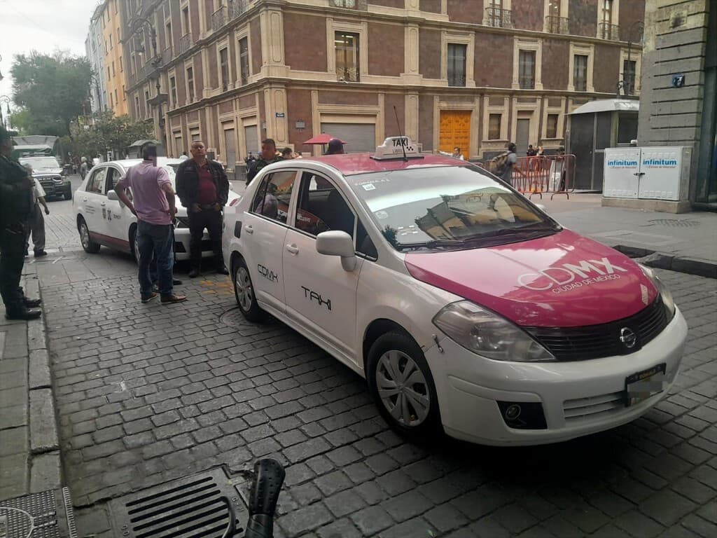 La interminable pelea de Uber vs taxistas en CDMX acaba de terminar: los dos servicios se podrán pedir en una sola app