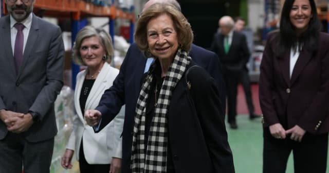 La reina Sofía reaparece, aún de luto, tras la muerte de su hermana, Irene de Grecia