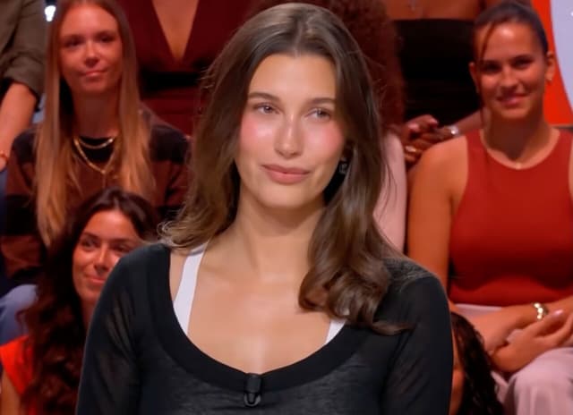 La rutina completa del maquillaje viral de Hailey Bieber (spoiler: es más fácil de lo que crees)
