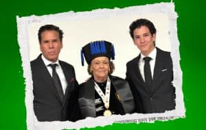 La tía de Roberto Palazuelos recibe doctorado Honoris Causa