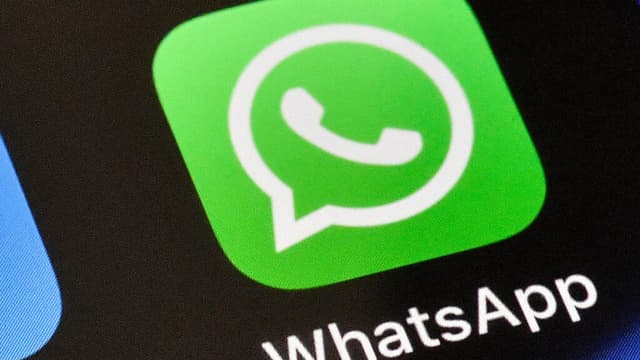 La UE exige a Meta abrir WhatsApp a chatbots rivales y amenaza con multas millonarias