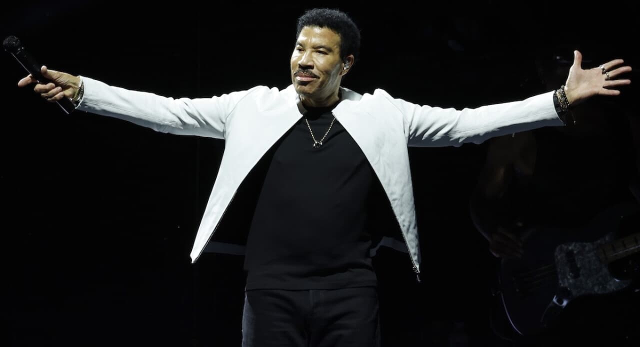 Lionel Richie es hospitalizado tras último concierto: Está en terapia intensiva