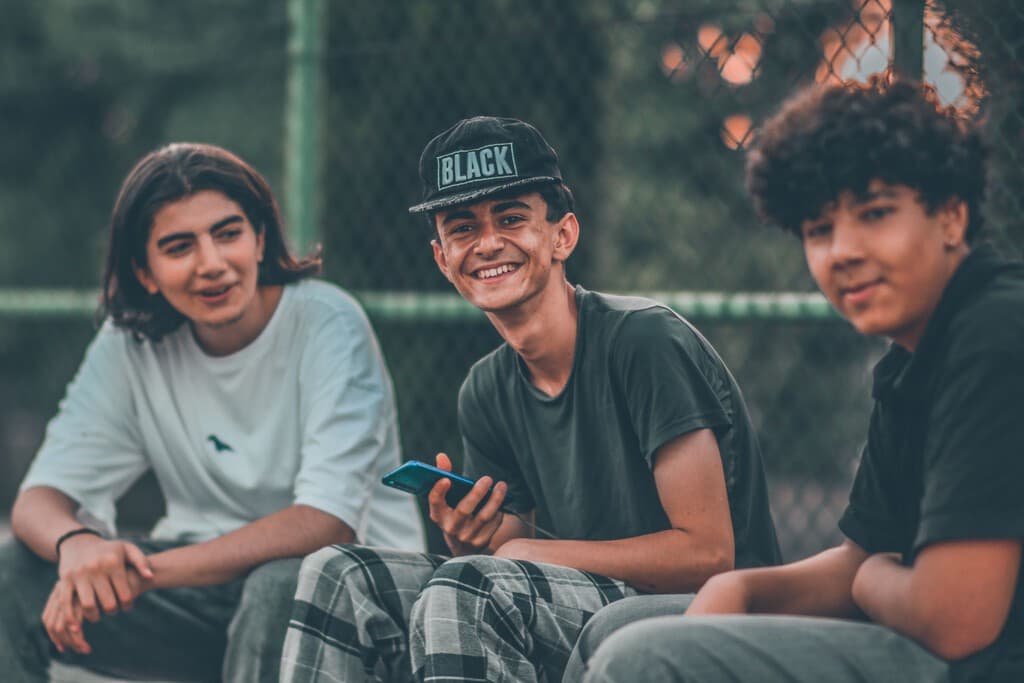 Los adolescentes son los más felices de México, pero los jóvenes adultos tienen un problema: se sienten peor cada día