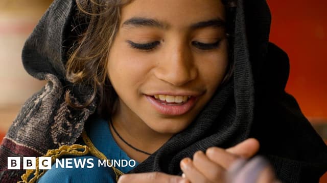 "Los demás niños no juegan conmigo desde que me infectaron": la investigación de la BBC en un hospital sospechoso de ser epicentro de una ola de contagios infantiles de VIH