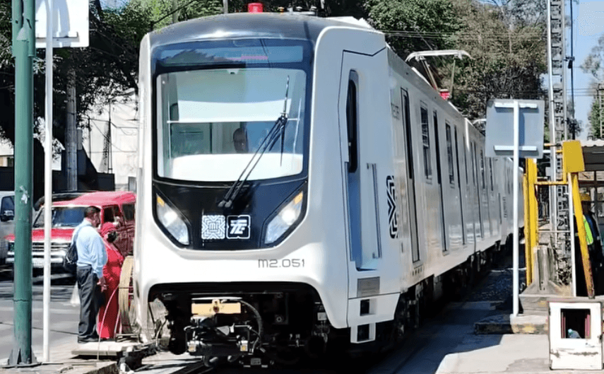 Los nuevos vagones blancos del Tren Ligero causan euforia; renovación por el Mundial
