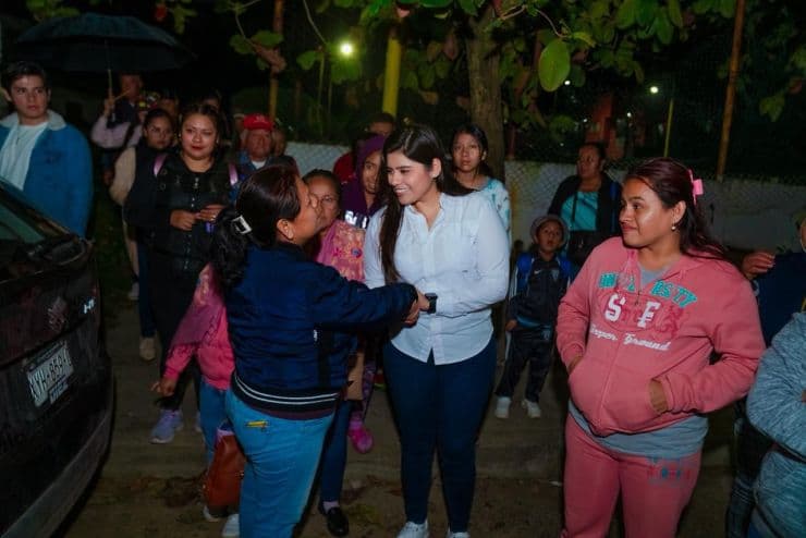 Los problemas se escuchan en las colonias, no desde el escritorio: Adanely Rodríguez