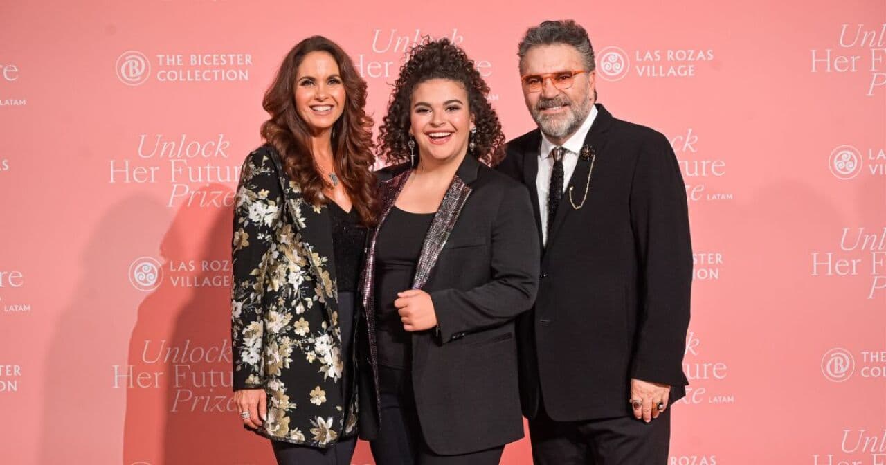 Lucero celebra los 21 años de su hija Lucero Mijares con fotos inéditas y muy personales