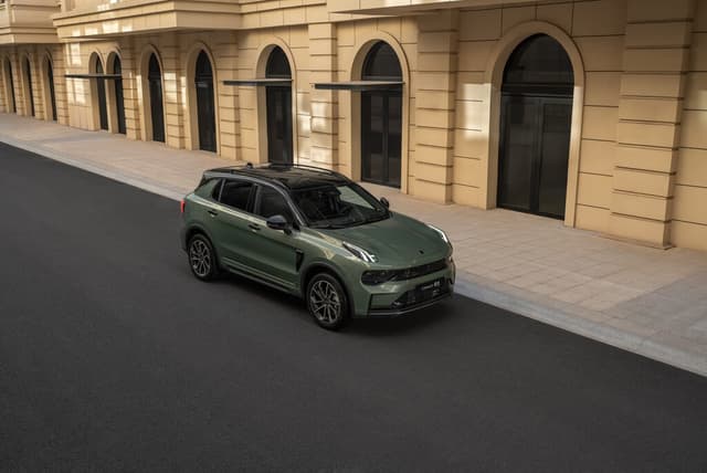 Lynk & Co 01 y 02 llegan a México: SUVs electrificadas con chip Qualcomm, 5 estrellas Euro NCAP y 5 años de garantía, precio y lanzamiento