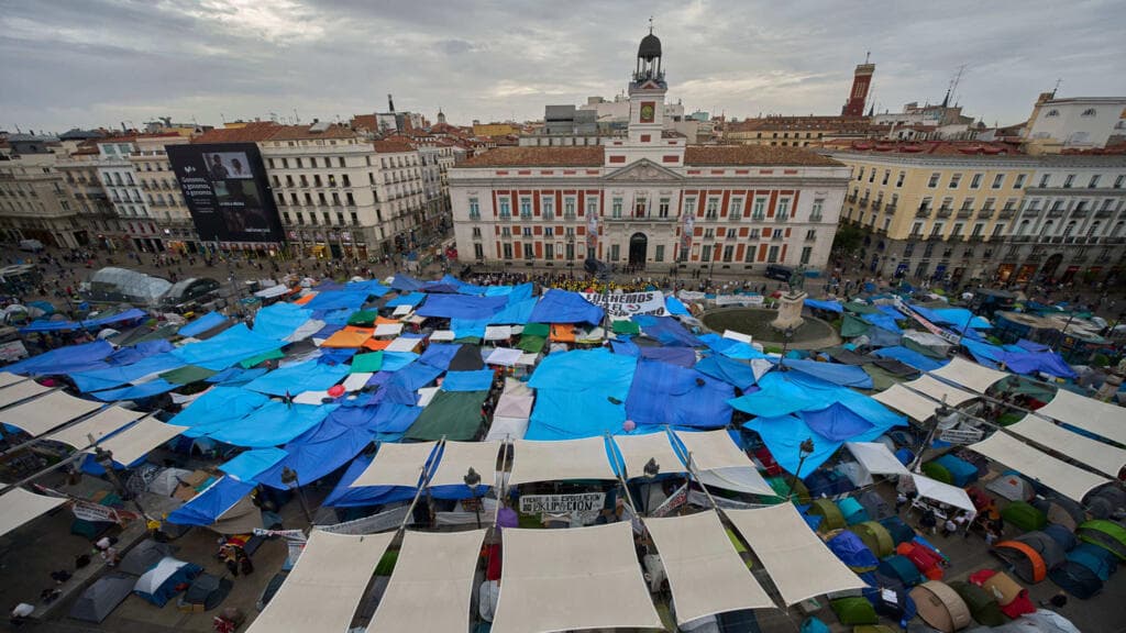 Macarena se queda en casa: primer desahucio paralizado por los ‘decretos Maricarmen’ en España