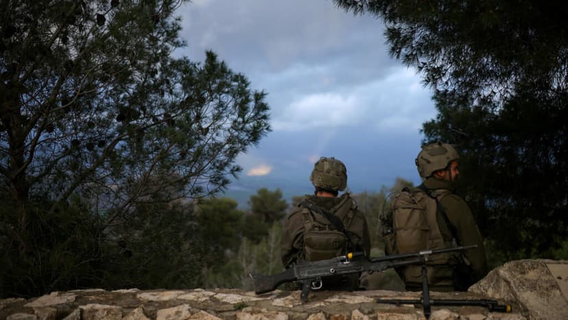 Macron insta a Nentanyahu a "abstenerse de una ofensiva terrestre" en Líbano