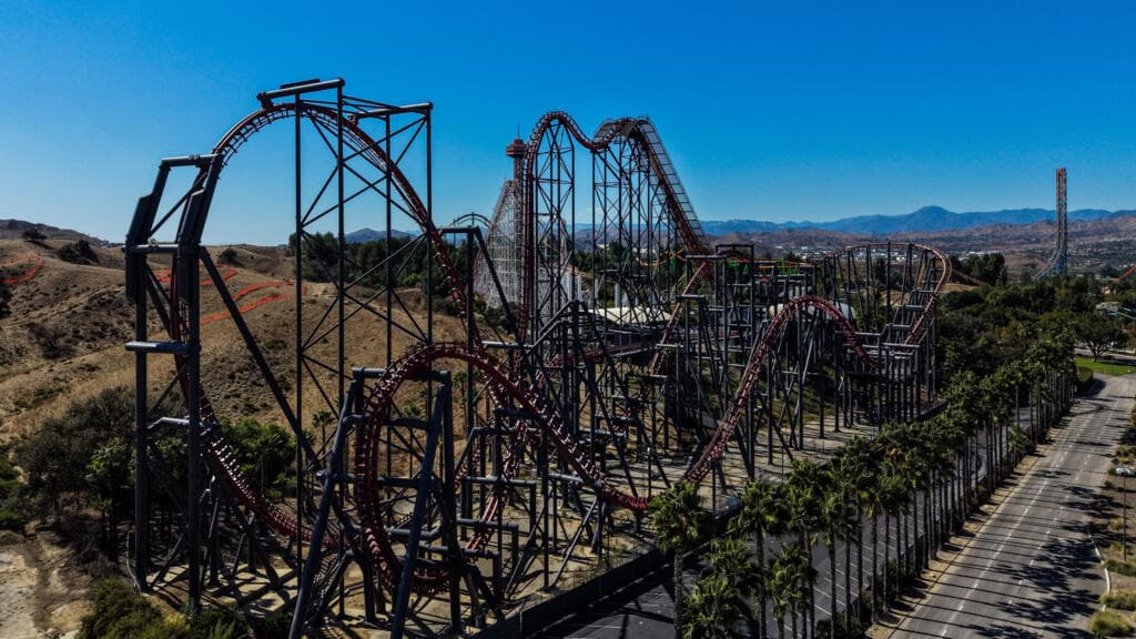 Más de 100 demandas por lesiones cerebrales: Six Flags Mountain cancela su montaña rusa X2