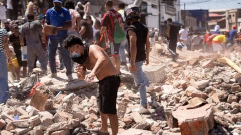 Más de 70 muertos tras el terremoto de magnitud 7,4 que sacudió Colombia