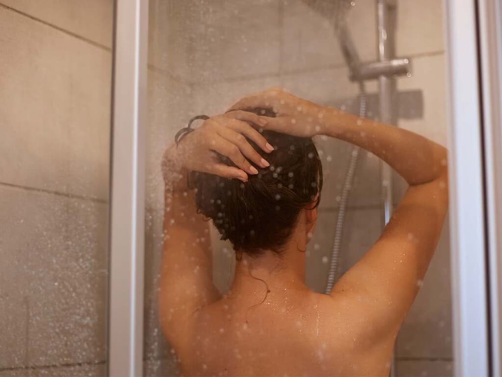 Me bañaba todos los días y estaba dañando mi piel sin saberlo. Esto me explicó mi dermatólogo
