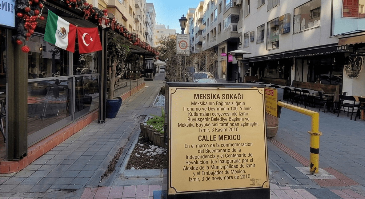 «Meksika Sokağı», la calle México en Izmir (Esmirna), Turquía