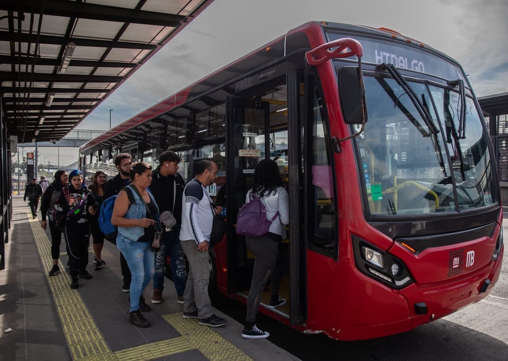Metrobús tendrá cierre de estaciones en agosto: checa el calendario de mantenimiento