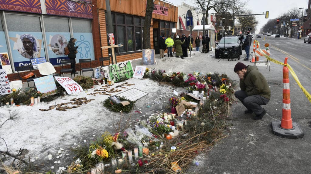 Minneapolis: el gobierno de Trump justifica los disparos mortales y provoca la indignación de la oposición