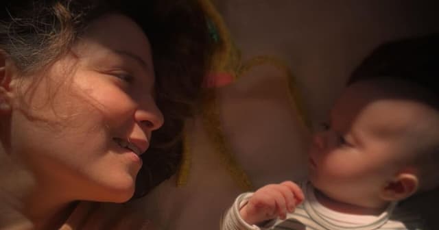 Natalia Lafourcade presenta oficialmente a su bebé para celebrar su primer Día de las madres