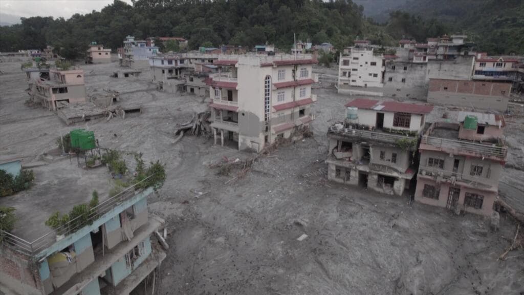 Nepal, entre miles de desaparecidos y cuerpos aún por identificar