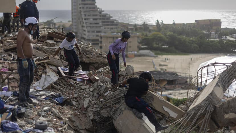 "No los vamos a abandonar bajo las ruinas": un mes después, Venezuela sigue desenterrando a sus muertos