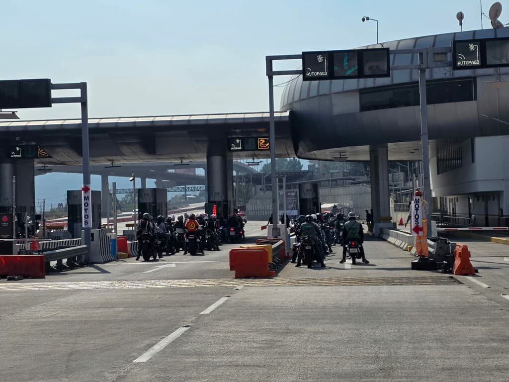 Pagar gasolina y casetas con efectivo en México tiene fecha de salida: el gobierno quiere eliminarlos antes de que termine 2026