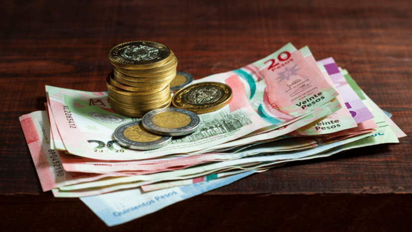 Peso tiene retroceso marginal de 0.3%