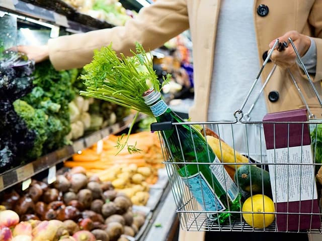 Profeco, expertos en consumo: "Las salchichas deben colocarse hasta el último en tu carrito del super"