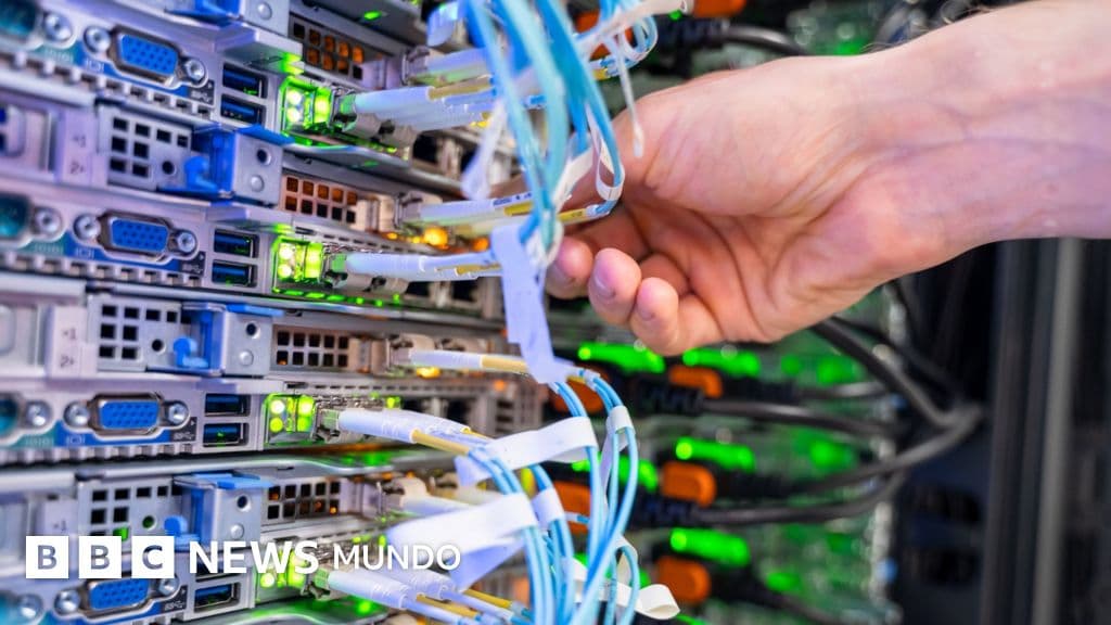 Implementación de fibra óptica y fotónica en servidores de alta capacidad.