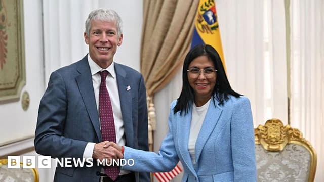 Qué se sabe sobre cómo EE.UU. vende el petróleo de Venezuela y le envía el dinero al gobierno de Delcy Rodríguez