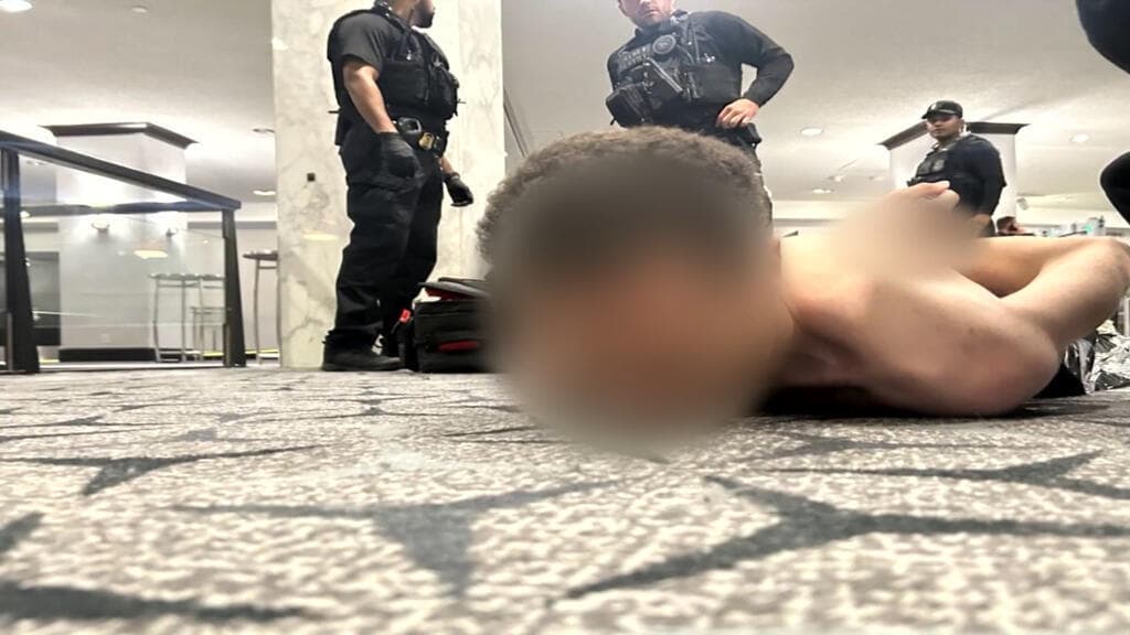 ¿Quién es Cole Allen?: el profesor señalado como autor del tiroteo en una cena de periodistas con Trump