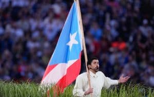 "Todos quieren ser latinos", las frases y mensajes de Bad Bunny en el show del Super Bowl LX