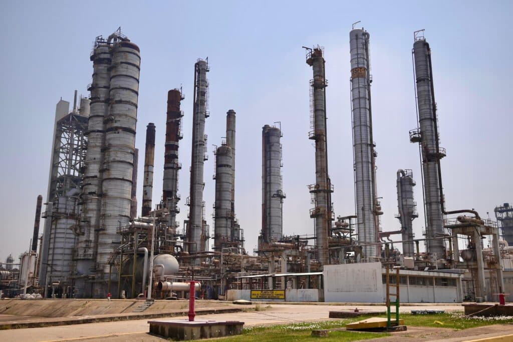 Refinación de Pemex crece 22% y alcanza máximo histórico en 11 años