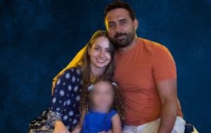 Roban a YosStop y su esposo al salir de un restaurante | VIDEO