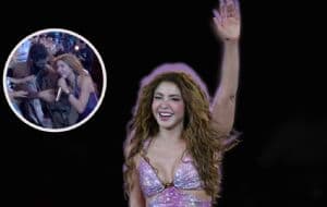 Shakira vive incómodo momento en su concierto del Zócalo por jaloneo de un fan que no quería soltarla | VIDEO