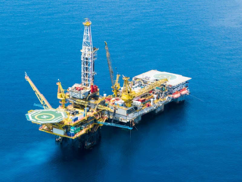 Sheinbaum alista acuerdo Pemex-Petrobras en junio; busca elevar producción petrolera