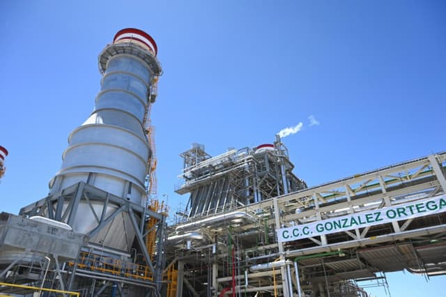 Sheinbaum inaugura planta de CFE en Mexicali; aportará 653 MW al sistema eléctrico