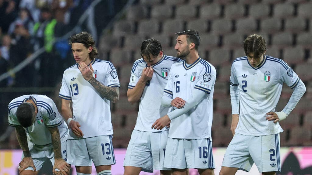 Sigue la maldición italiana: la "azzurra" se queda fuera del Mundial de fútbol de 2026