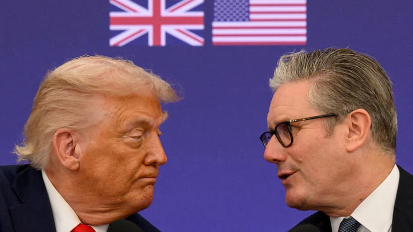 Starmer se distancia aún más de Trump: "Este gobierno no cree en cambios de régimen caídos del cielo"