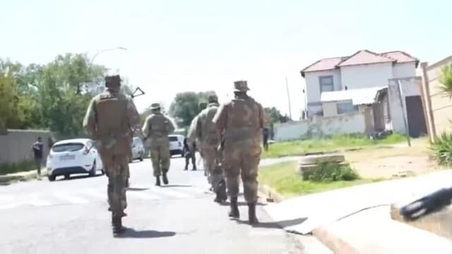 Sudáfrica despliega Ejército para combatir crimen organizado
