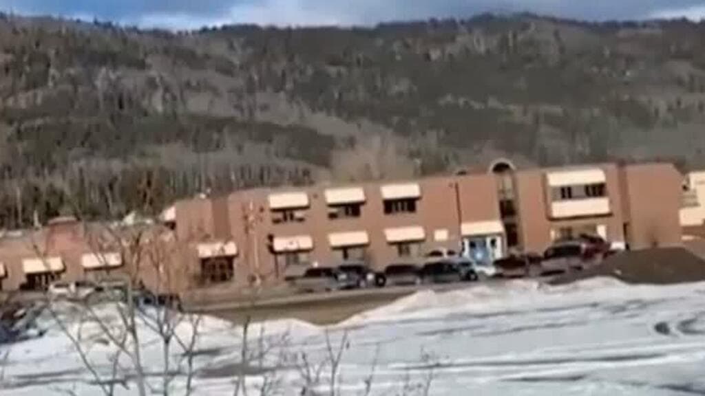 Tiroteo en Canadá: al menos 10 muertos en Tumble Ridge; la presunta tiradora murió