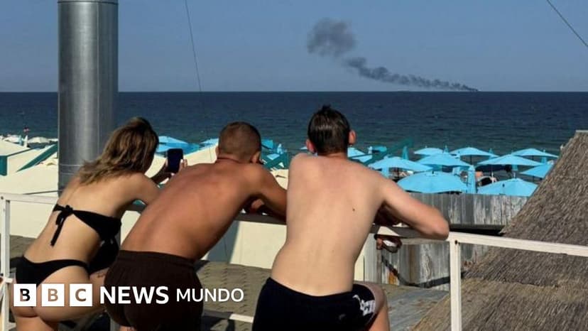 "Todos en la playa miran los misiles en el cielo": el contraste de Odesa, el balneario de lujo de Ucrania donde los turistas conviven con bombardeos diarios