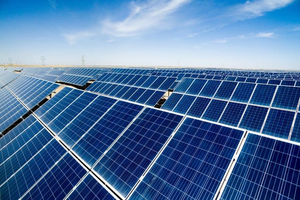 CFE fortalece la soberanía energética con tecnología termosolar de almacenamiento en Baja California Sur.