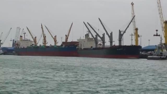 Trump pide a otros países que envíen buques a Ormuz para forzar desbloqueo del estrecho