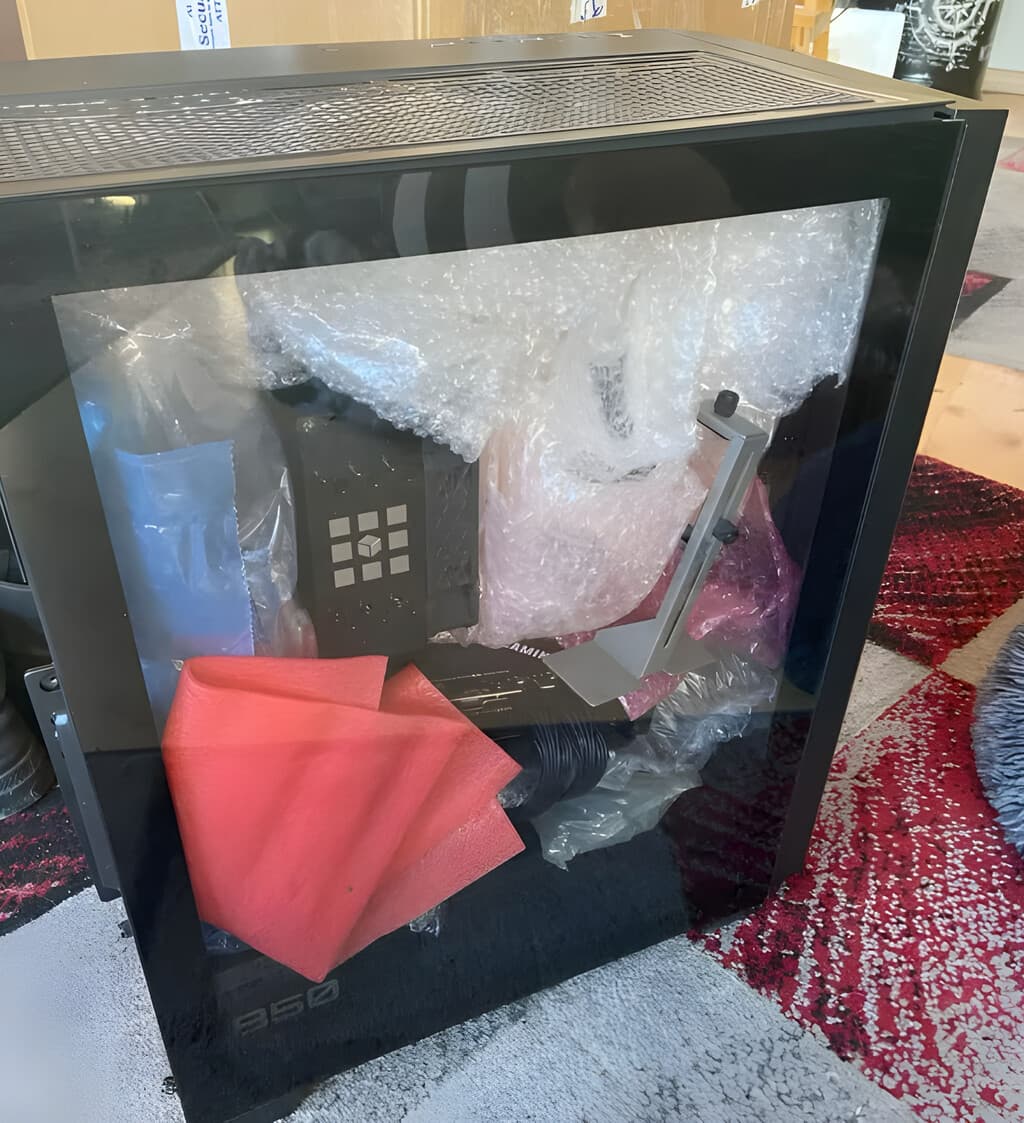 Un jugador envía su PC a reparar. Al recibirla de regreso, su tarjeta gráfica estaba suelta dentro de la carcasa