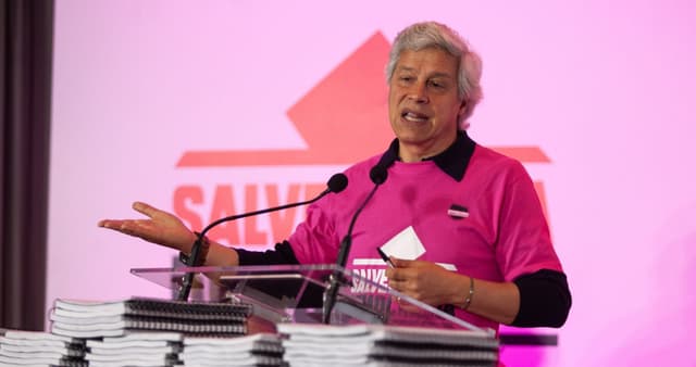 VERSUS ¬ O la izquierda gana "la batalla cultural", o la derecha volverá: periodistas