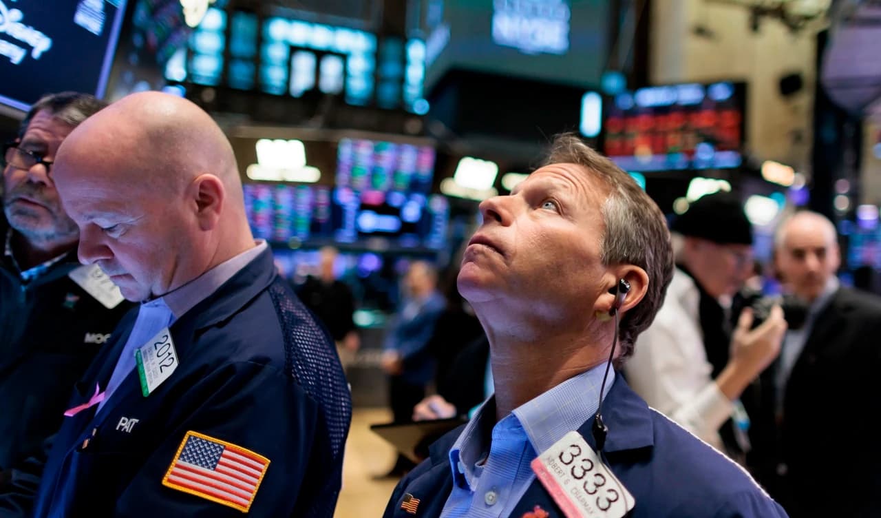 Wall Street termina la semana al alza y con un optimismo renovado en la IA