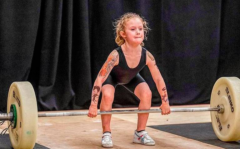 [Video] Rory Van Ulft, la niña de siete años que puede levantar 80 Kg (nota de Fernando González en OEM-Informex) julioastillero.com