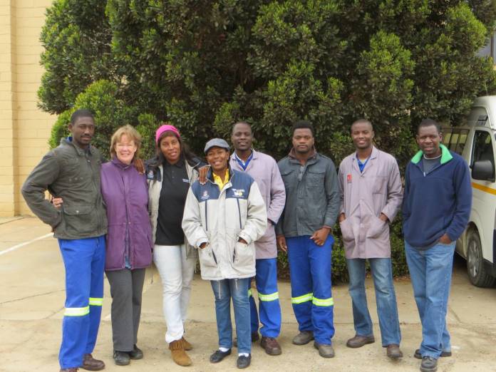 El equipo de técnicos del Museo Nacional de Namibia y arqueólogos de la Universidad de Ciudad del Cabo. / Shadreck Chirikure