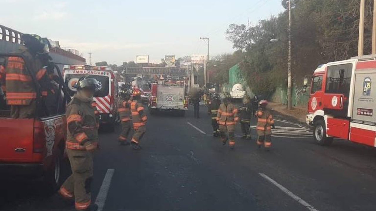 Pipa de gas LP se incendia en la autopista México-Pachuca (nota de Fernando Solís en OEM-Informex) julioastillero.com
