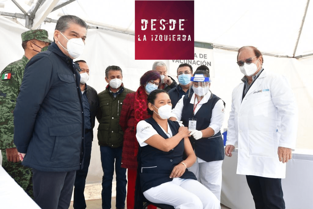 En #Coahuila, personal del sector Salud y del Ejército mexicanos reciben vacuna contra COVID-19.
