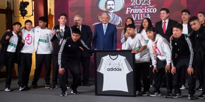 Niñas y niños de comunidades de Nuevo León, los ganadores del Desafío Mundial de Fútbol – EL CHAMUCO Y LOS HIJOS DEL AVERNO